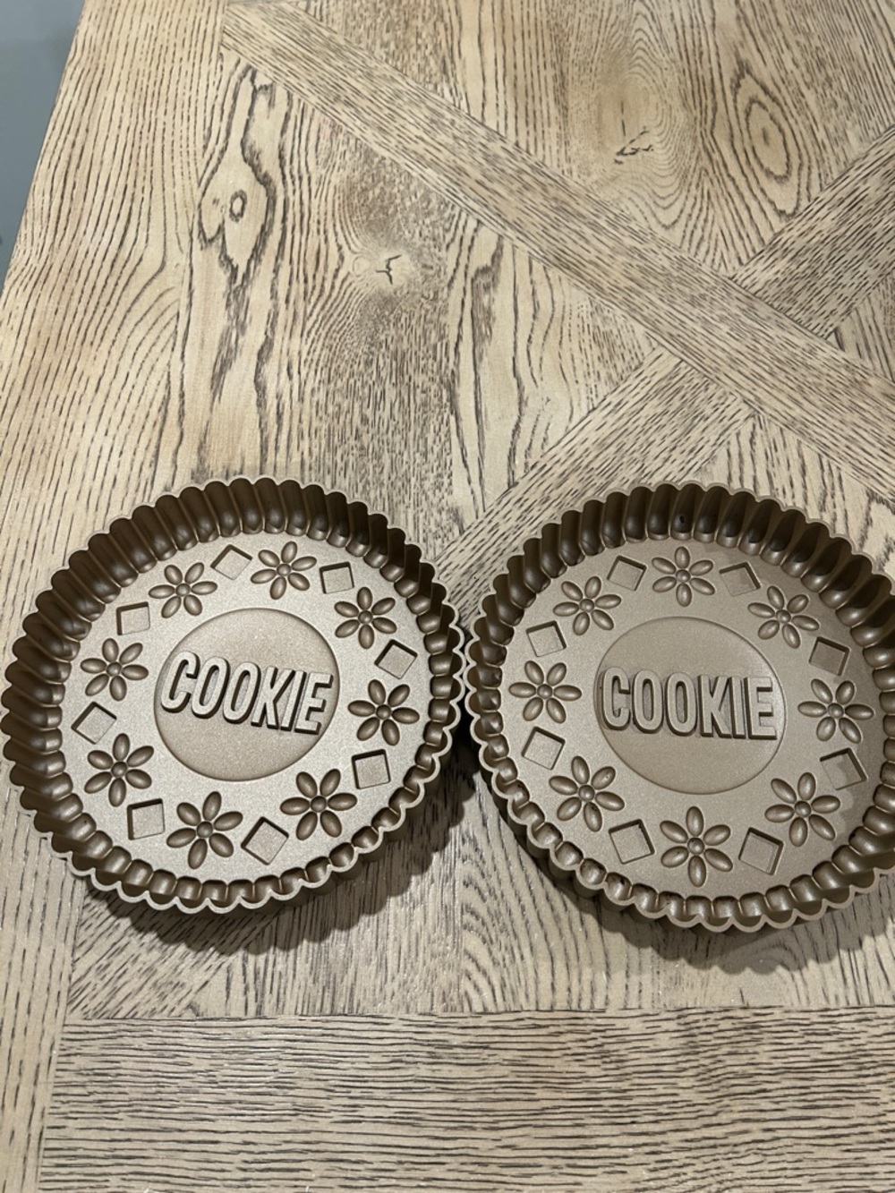 William Sonoma Cookie Cake Pans - Nonstick Brown Decorative Cookie Molds